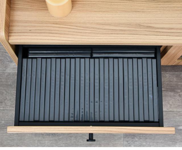 テレビ台 ローボード 幅113cm 完成品 脚付き テレビボード ロータイプ 32型 40型 43型 薄型 スリム 奥行34cm コード穴 ガラス扉 DVD収納 引き出し リビングボード AVボード 北欧 おしゃれ 木製(代引不可)【送料無料】_7