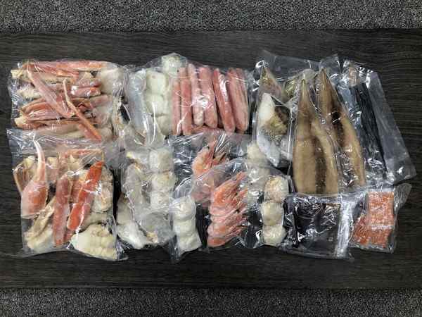 かにちり鍋 食品 ギフト プレゼント 贈答 熨斗 のし 贈り物 記念日 お祝い 冠婚葬祭 内祝 御祝 無地 出産内祝 結婚内祝 御見舞 快気祝 御