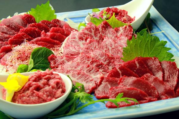 熊本 千興ファーム 鮮馬刺しバラエティ5種セット 食品 ギフト プレゼント 贈答 熨斗 のし 贈り物 記念日 お祝い 冠婚葬祭 内祝 御祝 無地 出産内祝 結婚内祝 御見舞 快気祝 御仏前 志 お供(代引不可)【送料無料】_1