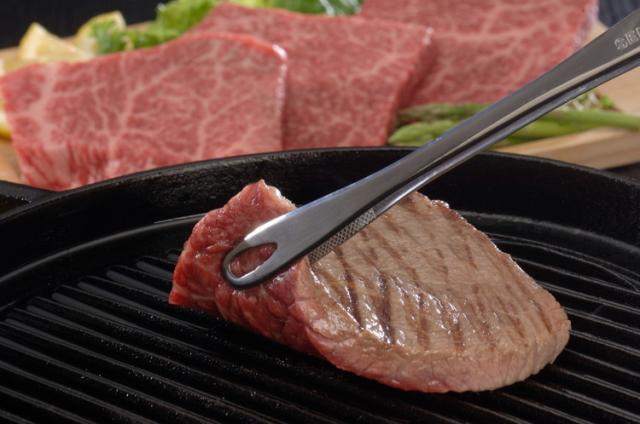 父の日 お中元 三重 松阪牛 桃ビフテキ 380g 差し上げ物 産直 ご当地食い道楽 熨斗 差し上げ物 のし相応う 差し上げ物 生まれ落ちる日 (代引不可)【貨物輸送無料】