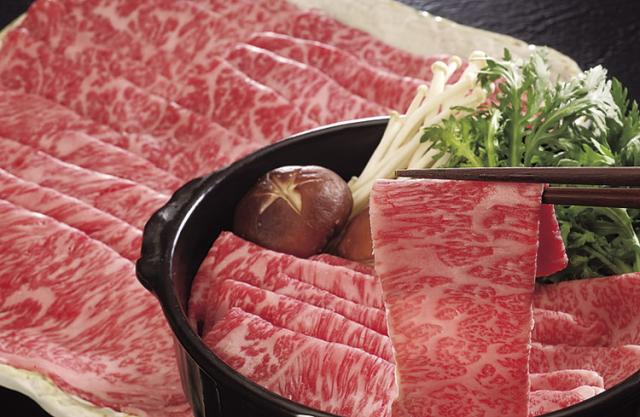 父の日 お中元 鹿児島黒牛 肩ロースしゃぶしゃぶ用 500g しゃぶしゃぶ 肉 しゃぶしゃぶ肉 お肉 差し上げ物 産直 ご当地食い道楽 熨斗 差し上げ物 のし相応う (代引不可)【貨物輸送無料】