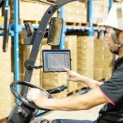 SANWA マグネット取付け式タブレットホルダー VEHTBMG2 オフィス 住設用品 OA用品 ディスプレイスタンド 金具(代引不可)【送料無料】_2