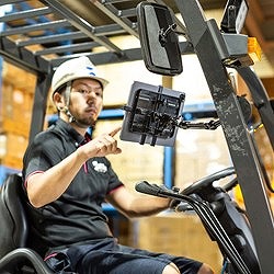 SANWA マグネット取付け式タブレットホルダー VEHTBMG2 オフィス 住設用品 OA用品 ディスプレイスタンド 金具(代引不可)【送料無料】_4