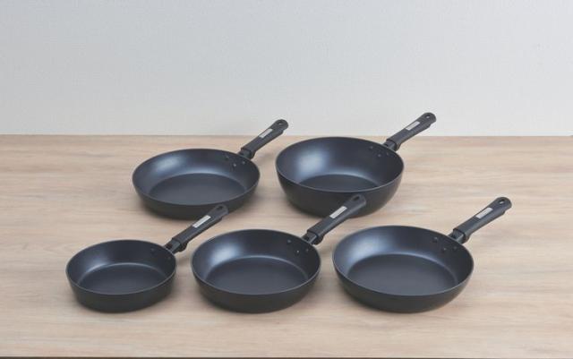 サーモス THERMOS プラズマ超硬質コートフライパン KFC-028-MDB ミッドナイトブルー 28cm フライパン IH IH対応【送料無料】の通販は