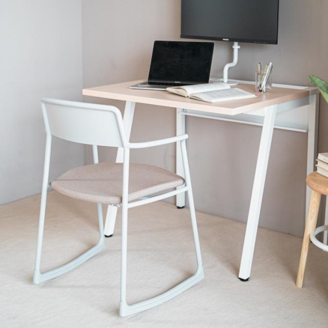 【メーカー直送】 コクヨ デスク リーン LEAN 平机 本体色 ブラック 天板色 ナチュラル(代引不可)【送料無料】の通販は