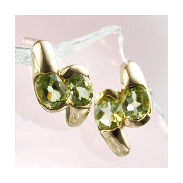 イブニングエメラルド K18YG（イエローゴールド）ペリドットピアス（代引不可）