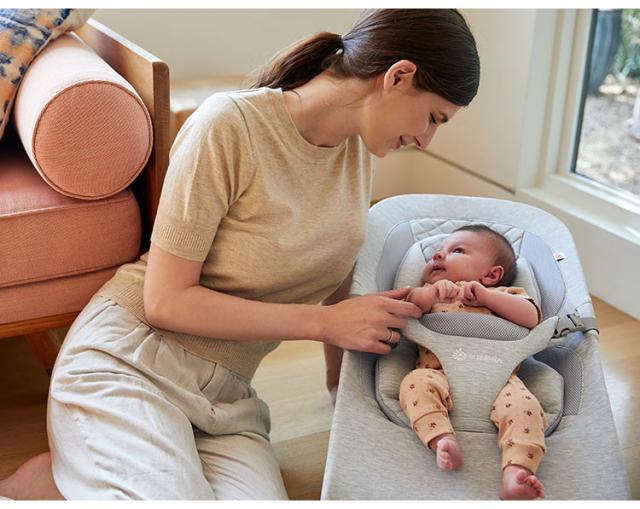 Ergobaby evolve バウンサー ライトグレー エボルブ エルゴ チェア 