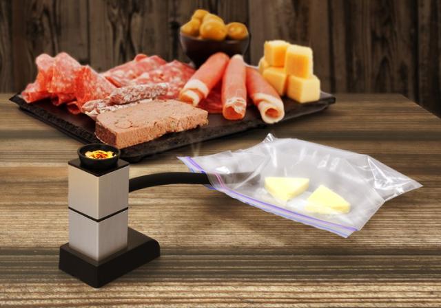 簡単燻製器 お手軽 燻製 自家製 家庭用 乾電池式 コンパクト スモーク チーズ ベーコン ゆで卵 サーモン おつまみ おうち時間 代引不可 の通販はau Pay マーケット リコメン堂