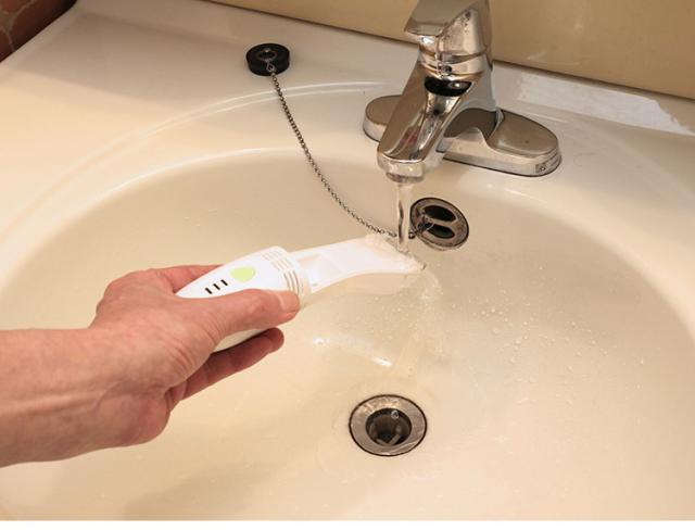 吸引する充電式バリカン 軽量 コードレス セラミック刃 静音設計 吸引