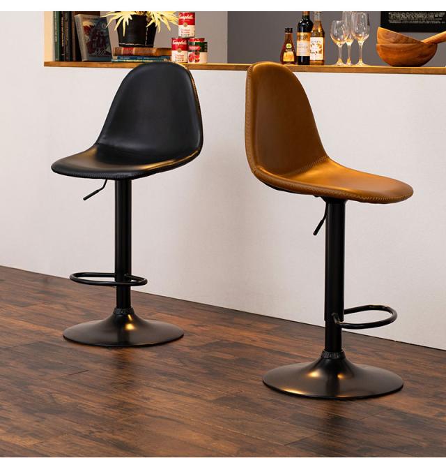 ミッドセンチュリーな雰囲気のカウンターチェア｜ソフトレザーと