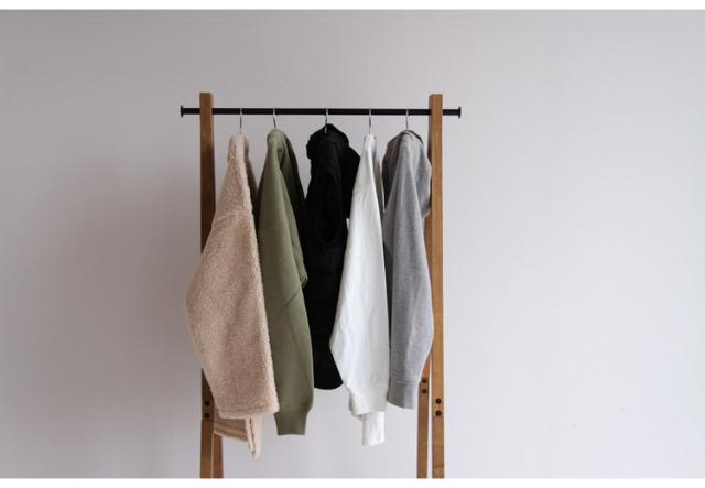 ハンガーラック 幅71cm 木製 天然木 スチール 収納用品 洋服掛け 衣類収納 ナチュラル おしゃれ 北欧 シンプル コート掛けポールハンガー 棚 新生活 一人暮らし(代引不可)【送料無料】