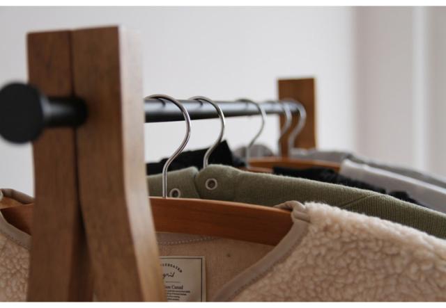 ハンガーラック 幅71cm 木製 天然木 スチール 収納用品 洋服掛け 衣類収納 ナチュラル おしゃれ 北欧 シンプル コート掛けポールハンガー 棚 新生活 一人暮らし(代引不可)【送料無料】