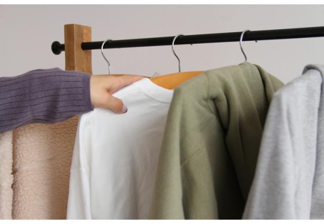 ハンガーラック 幅71cm 木製 天然木 スチール 収納用品 洋服掛け 衣類収納 ナチュラル おしゃれ 北欧 シンプル コート掛けポールハンガー 棚 新生活 一人暮らし(代引不可)【送料無料】