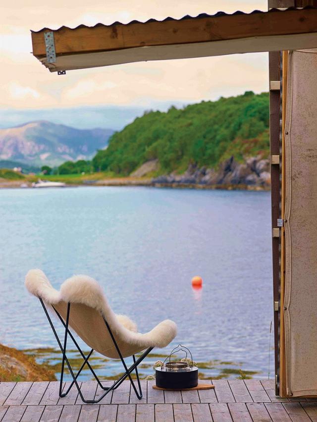 CUERO クエロ バタフライチェア アイスランドマリポサ BKF CHAIR
