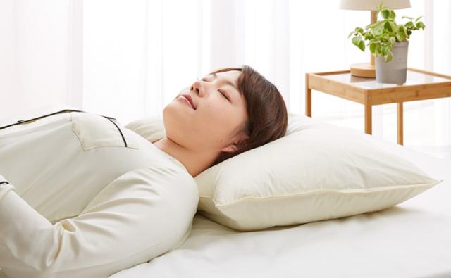 丸八真綿枕　「至福の眠り」マルチプロパイプ羽毛枕 50x 70cm ホテル枕 丸八真綿グループ 丸八 マルハチ 丸八真綿 ホテル仕様 パイプ羽根枕 40