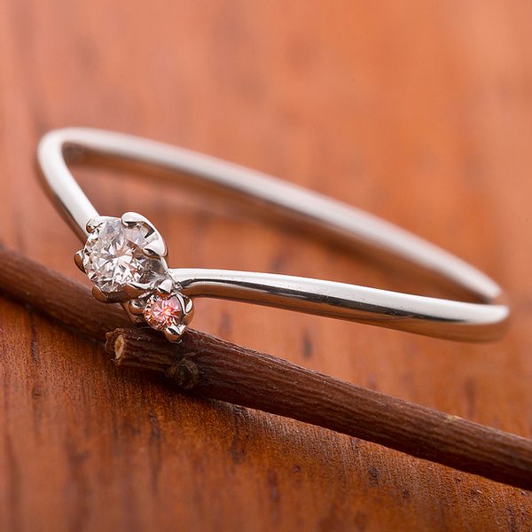 【鑑別書付】プラチナPT950 天然ダイヤリング ダイヤ0.05ct ピンクダイヤ0.01ct 12.5号 V字モチーフ（代引不可）の通販は