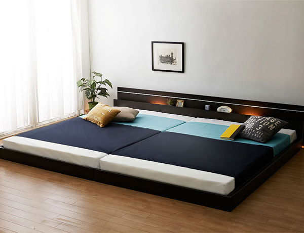 国産 日本製 ローベッド フロアベッド ワイドベッド 幅広 ワイド モダンライト ファミリー ベッド 連結 フロアベッド 【PLOMO】プロモ レギュラーボンネルコイル マットレス付 ワイド 幅220(代引き不可)【送料無料】の通販は 58,196円