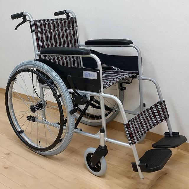 美和商事 自走介助車いす スタンダード(アルミ)エアータイヤ 美和商事 自走介助車いす スタンダード(アルミ)エアータイヤ