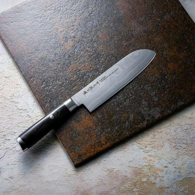 濃州孫六作 ダマスカス三徳包丁 250H(代引不可)【送料無料】