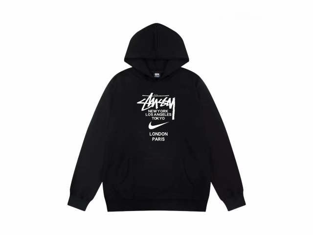 Stussyステューシーナイキ連名oフード付きパーカーですの通販はau PAY