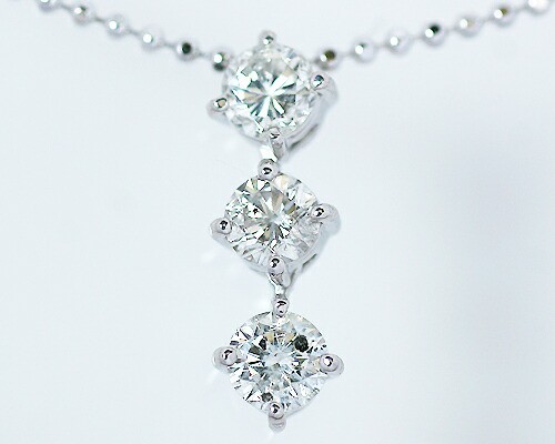 ペンダント　ネックレス　ダイヤモンド　0.5ct　18金　ホワイトゴールド　K18　WG　スリーストーン　3ストーン　3石　レディース　アクセサリー　ジュエリー　ギフト　080701-2　ダイヤ