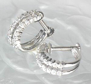 ピアス　イヤリング　ダイヤモンド　0.5ct　18金　ホワイトゴールド　K18　WG　エタニティ　クロッシング　レディース　アクセサリー　ジュエリー　ギフト　32334　ダイヤの通販は 52,800円