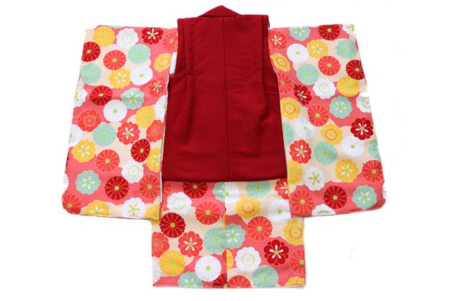 【送料無料】三歳/3才女児お祝い着（古典柄菊/着物：ピンク×肌色/被布：赤色/七五三・洗える）_3