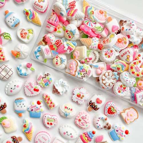 ・ホワイト ・・Color:ホワイト・商品について?自由に使う、デコ手芸に便利なデコパーツミックス。爪サイズから大きいサイズまで、スイーツや食べ物、お菓子などのモチーフのデコパーツの詰め合わせの福袋で