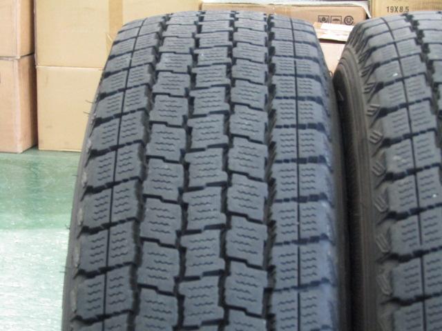 【冬物発送限定品】ホットスタッフ　BISON（バイソン）BN-01　ハイエースに　6J　+33　139.7　6H　195/80R15■_9