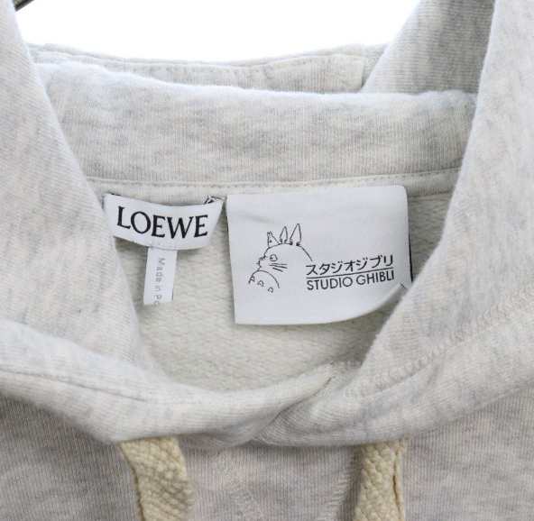 LOEWE (ロエベ) 22SS ジブリ 千と千尋の神隠し ススワタリ アナグラム ロゴスウェット プルオーバー パーカー グレー H928Y5X02