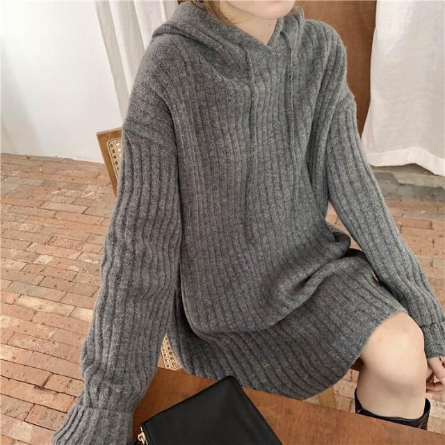 オーバーニット グレー ブラック ホワイト トップス ニットソー セーター 長袖 Uネック フード付き スリム 細身 ストレート Iライン 編み込み ニット かわいい シンプル お洒落 大人女子 ラフ ラブリー キュート ガーリー エレガント 無地 秋 冬 誕生日 レディースの通販は