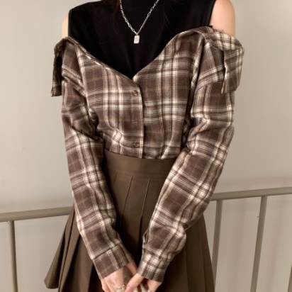 レディース ファッション トップス シャツ 長袖 Vネック 襟付き かわいい 大人可愛い きれいめ 上品 おしゃれ お洒落 レトロ 大人可愛い 大人女子 こなれ感 キュート ガーリー 個性的 エレガント 主役級 春 秋 10代 20代 30代 40代 オフィス OL 学生 デート お出かけの通販は