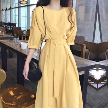 フレアワンピース イエロー ホワイト ワンピース スリム 細身 ストレート スマート かわいい きれいめ シンプル 大人 上品 おしゃれ 大人可愛い 大人女子 こなれ感 ラフ クール モード系 セクシー エレガント 無地 春 秋 冬 誕生日 謝恩会 二次会 ハロウィン  レディースの通販は