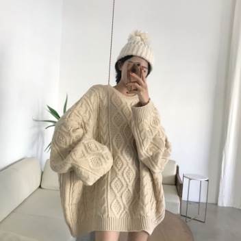 ケーブルニットセーター トップス セーター 長袖 ボリューム袖 ラウンドネック ケーブルニット 編み込み かわいい 大人可愛い おしゃれ お洒落 大人可愛い 大人 ラフ メンズライク キュート ガーリー ルーズ 主役級 存在感 無地 秋 冬 10代 20代 30代 40代 レディースの通販は 5,206円