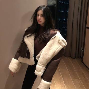 レディース レザージャケット アウター ジャケット 長袖 もこもこ モコモコ ふわふわ ファー フェイクファー 厚手 かわいい 大人可愛い おしゃれ お洒落 かっこいい 大人可愛い 大人女子 こなれ感 ラフ メンズライク ボーイッシュ キュート ガーリー 個性的 クール 無地の通販は 12,380円