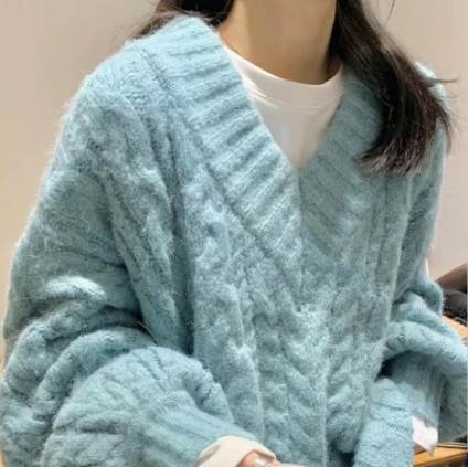 トップス セーター 長袖 萌袖 Vネック ケーブルニット 編み込み 厚手 かわいい 大人可愛い カジュアル 上品 おしゃれ  お洒落 大人可愛い 大人女子 こなれ感 ラフ キュート ガーリー 主役級 存在感 無地 秋 冬 10代 20代 30代 レディース 女性用 ママ 女の子 ファッションの通販は