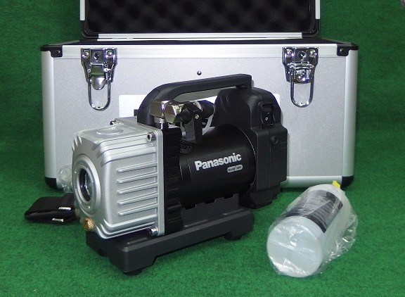 パナソニック EZ46A3K-B 14.4V/18V充電式デュアル真空ポンプ 本体のみ+ケ−ス バッテリ・充電器別売 オイル逆流防止弁付 新品 代引不可の通販は