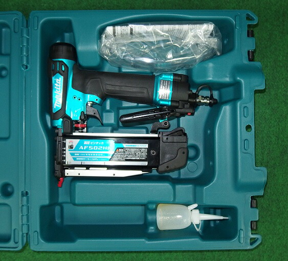 送料無料 マキタ AF502HPM エアダスタ付高圧ピンタッカ 青 新品 ピンネイラ ピン釘打ち機