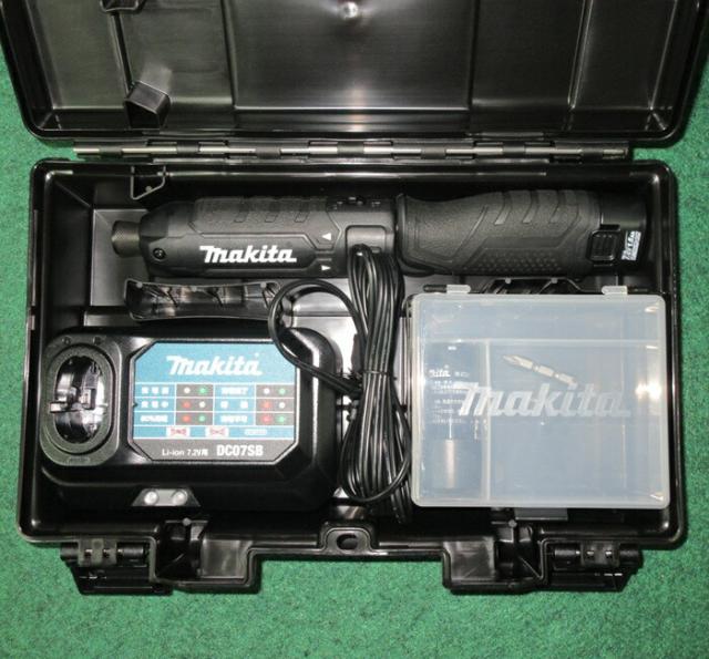マキタ TD023DSHXB 7.2V 充電式 ペン イパクトドライバ 最大締付トルク:25N・ｍ 軽量・コンパクト 黒 1.5Ahバッテリx2個 + 充電器付セット プラスチックケ?ス付 新品 BL1015 DC07SB 純正品