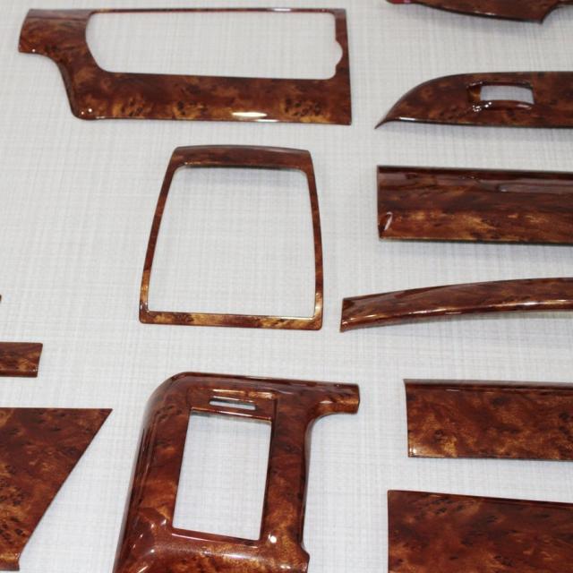 200系 ハイエース 1型 2型 ワイド 茶木目 インテリア 3点 セット インテリアパネル シフトノブ ステアリング 200系ハイエースの内装カスタムにオススメしたい茶木目パネル