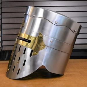 西洋甲冑　頭部　ヘルメット 西洋甲冑 中世ヨーロッパ 兜 ヘルメット 金属製 兜 W 約40cm x D
