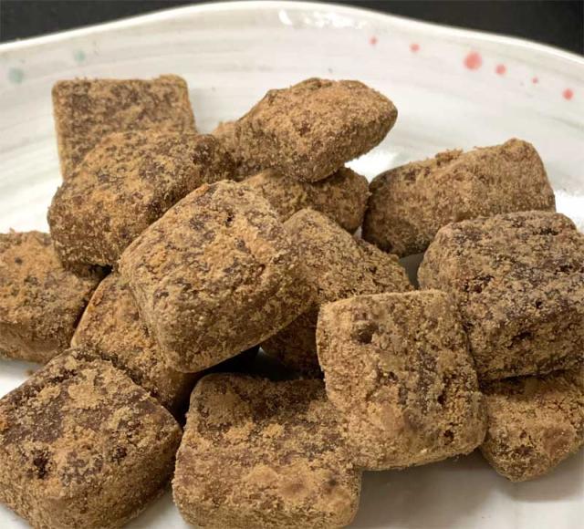 沖縄県産「くちどけ黒糖 かなさ」50g×40個　送料無料　純黒糖_2