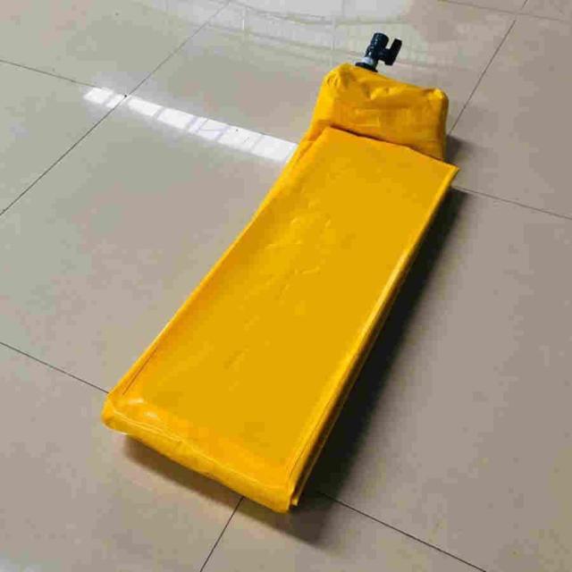 反射ブロックを備えた洪水障壁、 出入り口、ガレージ、道路、ダム用の水で満たされたハイドロバリア。 再利用可能、 印象的な色_5