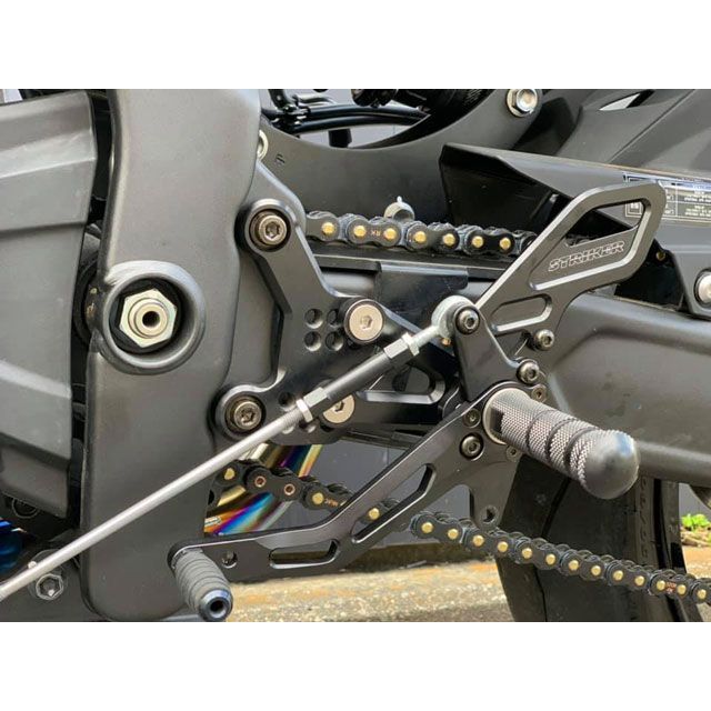 ぱん ストライカー Ninja ZX-25R/SE ステップキット オプションパーツ