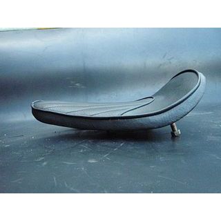 部品屋K&W 汎用 ソロシート タイプD カラー 薄茶 K&W バイクの通販は