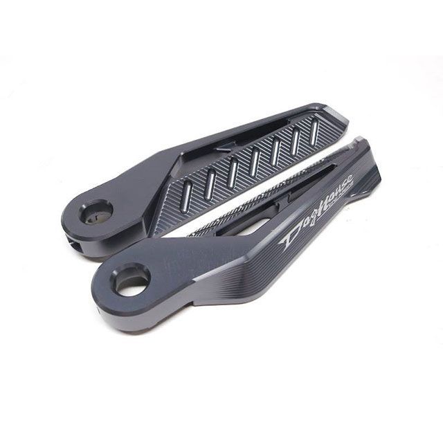 ドッグハウス 3RD 4TH 5TH CYGNUS X MAJESTY S SMAX CNCアルミビレット タンデムステップセット（グレー） DOG…