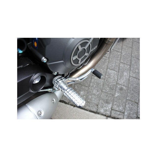 アエラ スクランブラー 800 スクランブラー 400（Sixty2） ライディングステップキット（固定式） カラー ホワイト AELLA バイクの通販は