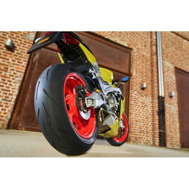 ピレリ 汎用 DIABLO ROSSO 4 CORSA 120/70ZR17 M/C（58W） TL フロント PIRELLI