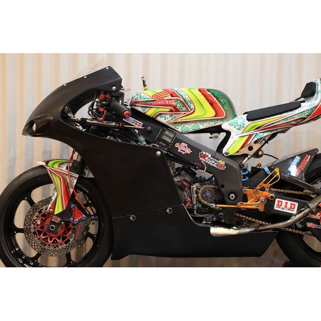 T2レーシング NSR250R オリジナル フルカウル TYPE-3 ストリートタイプ FRP製 黒ゲル+カーボン MC21・28 スクリーン ゴー…_6