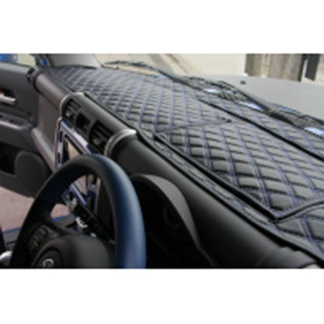 【メーカー直送】ビーエムエス 国内仕様FJクルーザー用ダッシュボードマット ツイーター有り/オートライトシステム有り Leosレオス キルトデザイン…の通販は